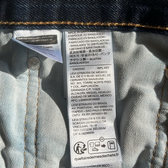 Levi Strauss 505 Denim Jeans Men’s 35 W X 32 L Dark Blue Wash Roomy Fit Classic - Picture 10 of 17